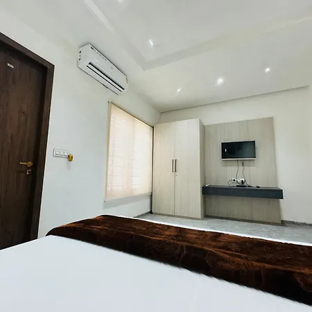 Krishna Home Stay Ujjain Exterior photo