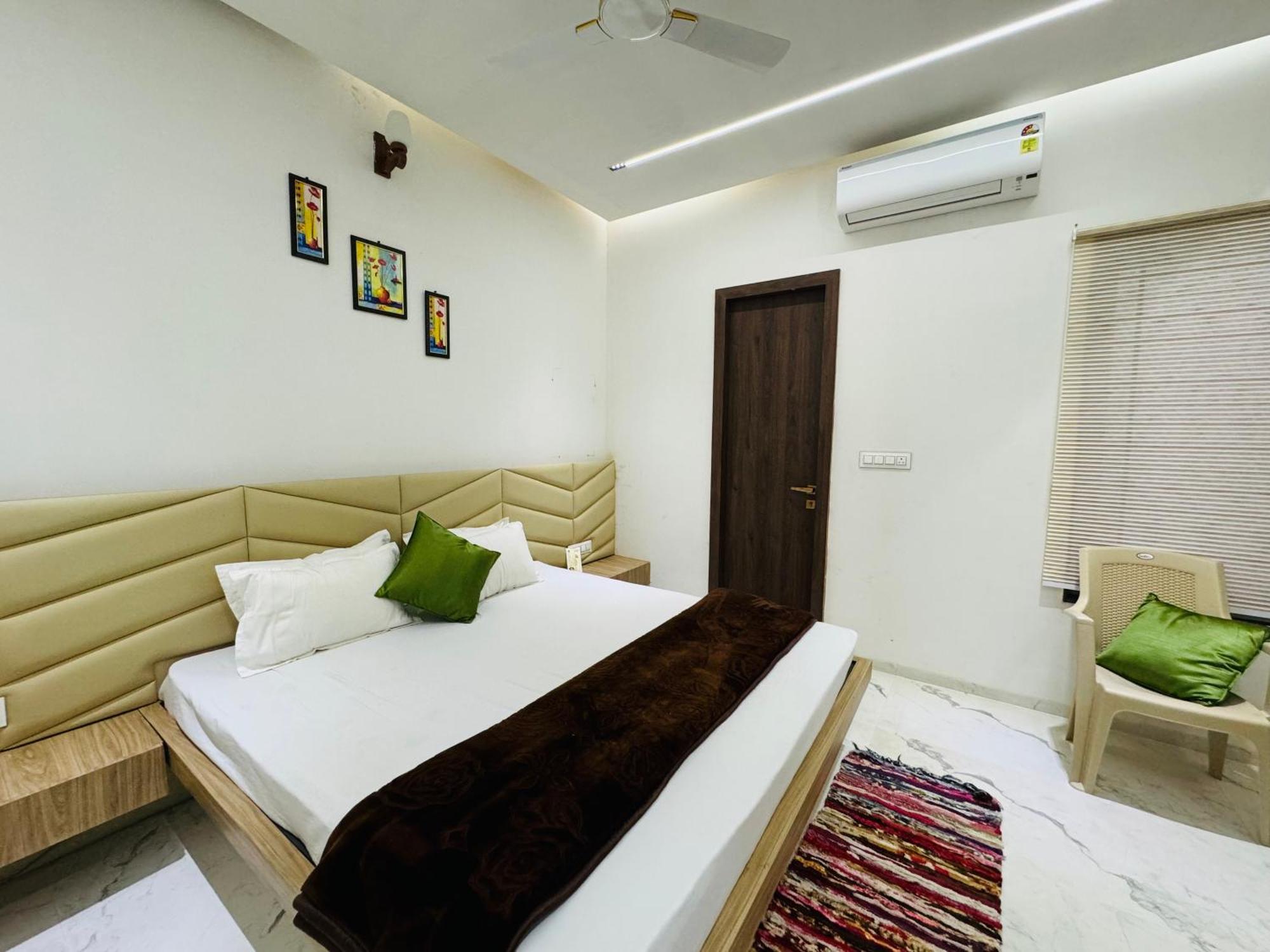 Krishna Homestay *